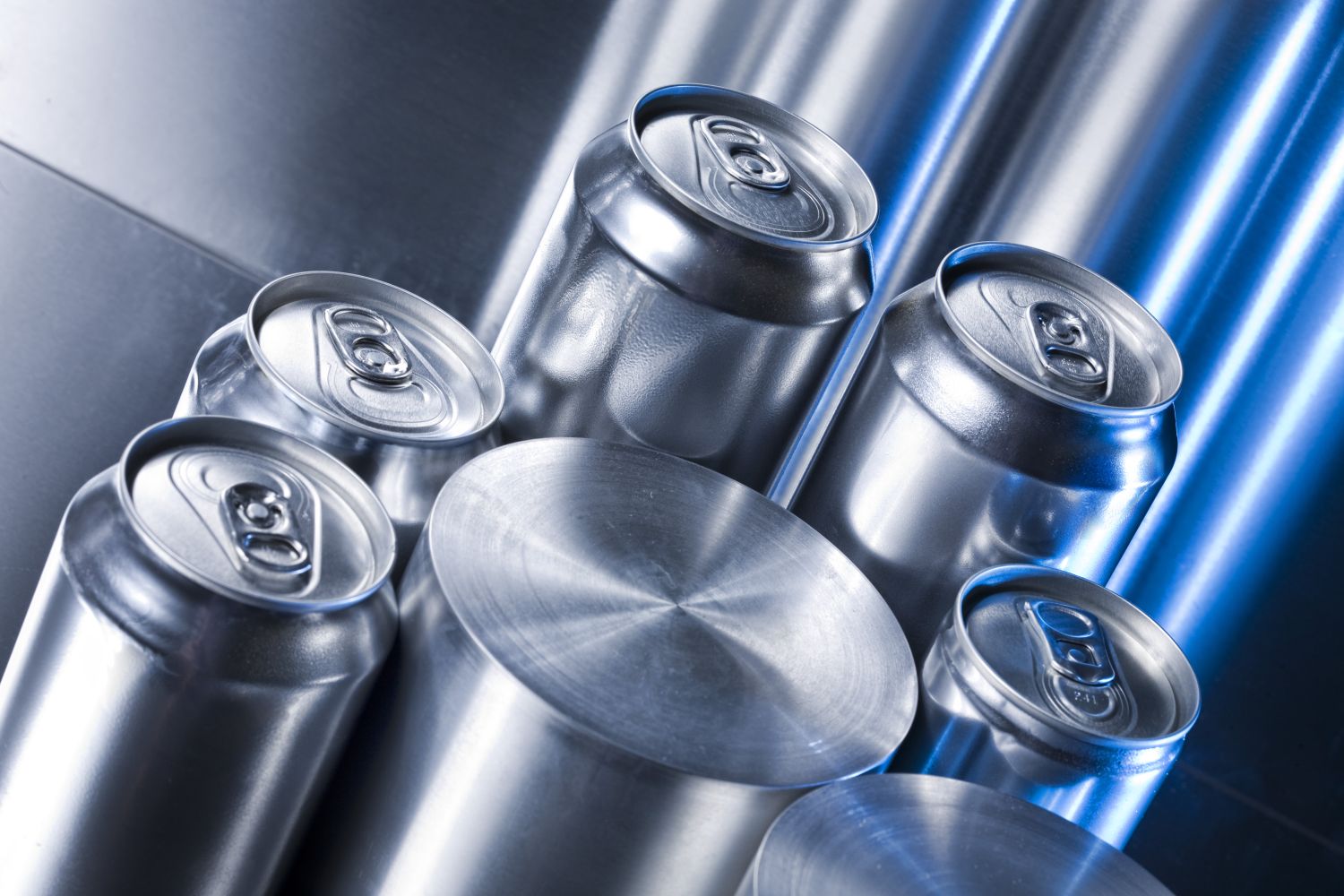 Get into our world of aluminium, innovative solutions and a wide range of products